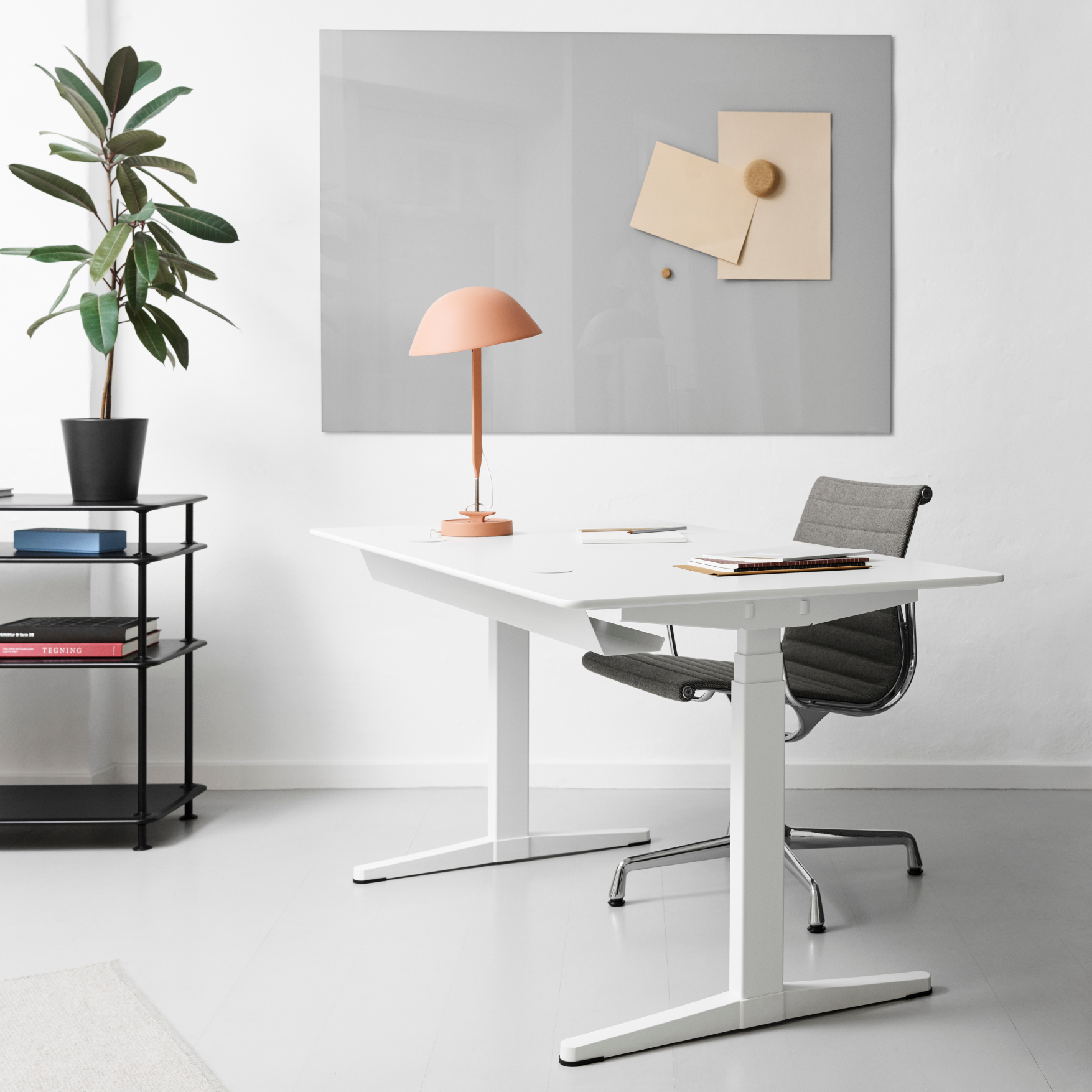 Montana HiLow 3 Work Desk